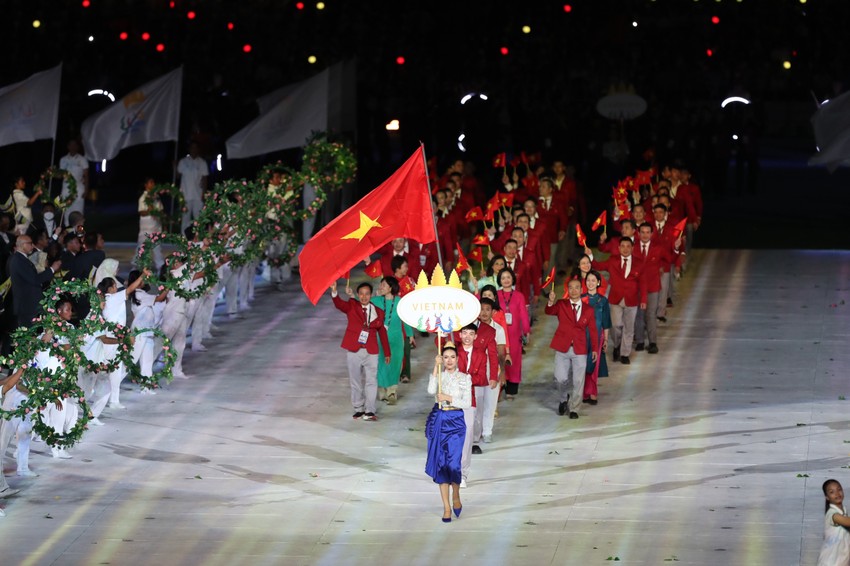 Ấn tượng lễ khai mạc SEA Games 32 chuẩn Olympic của Campuchia ảnh 40