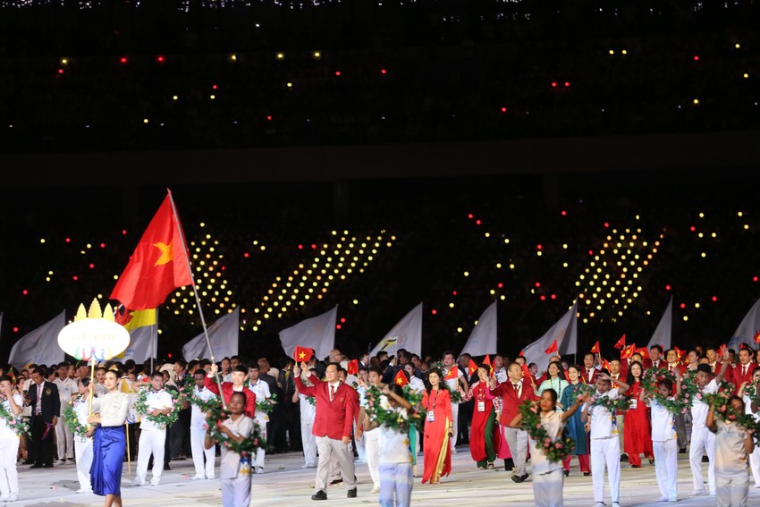 Ấn tượng lễ khai mạc SEA Games 32 chuẩn Olympic của Campuchia ảnh 41