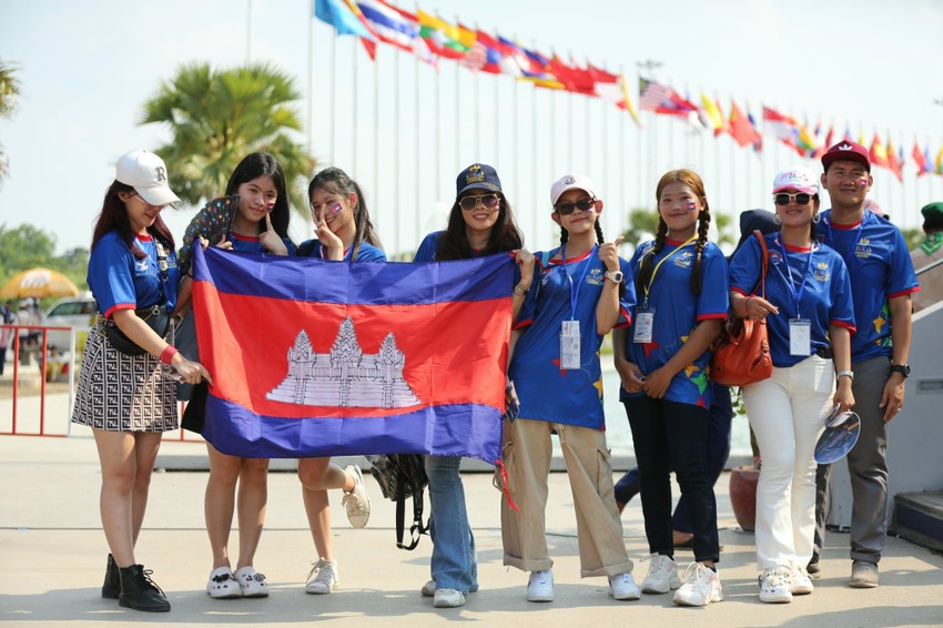 Ấn tượng lễ khai mạc SEA Games 32 chuẩn Olympic của Campuchia ảnh 6