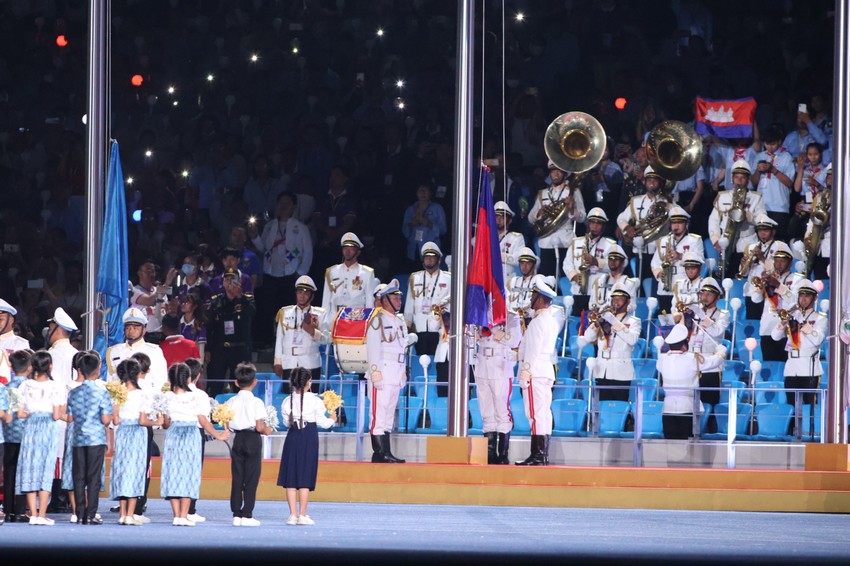 Ấn tượng lễ khai mạc SEA Games 32 chuẩn Olympic của Campuchia ảnh 33
