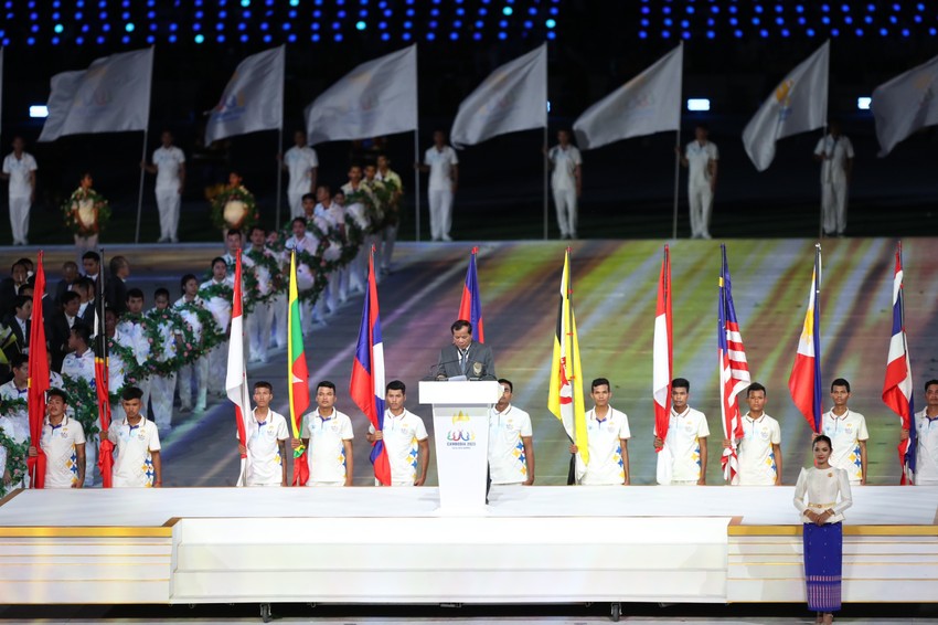 Ấn tượng lễ khai mạc SEA Games 32 chuẩn Olympic của Campuchia ảnh 43