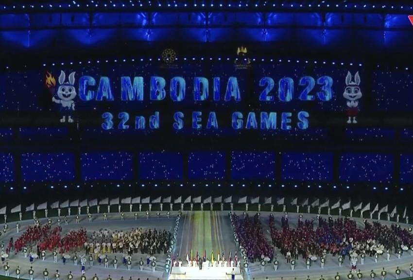 Ấn tượng lễ khai mạc SEA Games 32 chuẩn Olympic của Campuchia ảnh 46