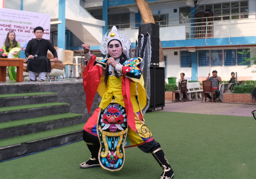 Nỗ lực đưa văn hóa - nghệ thuật Nam bộ đến giới trẻ 09 sv.jpg