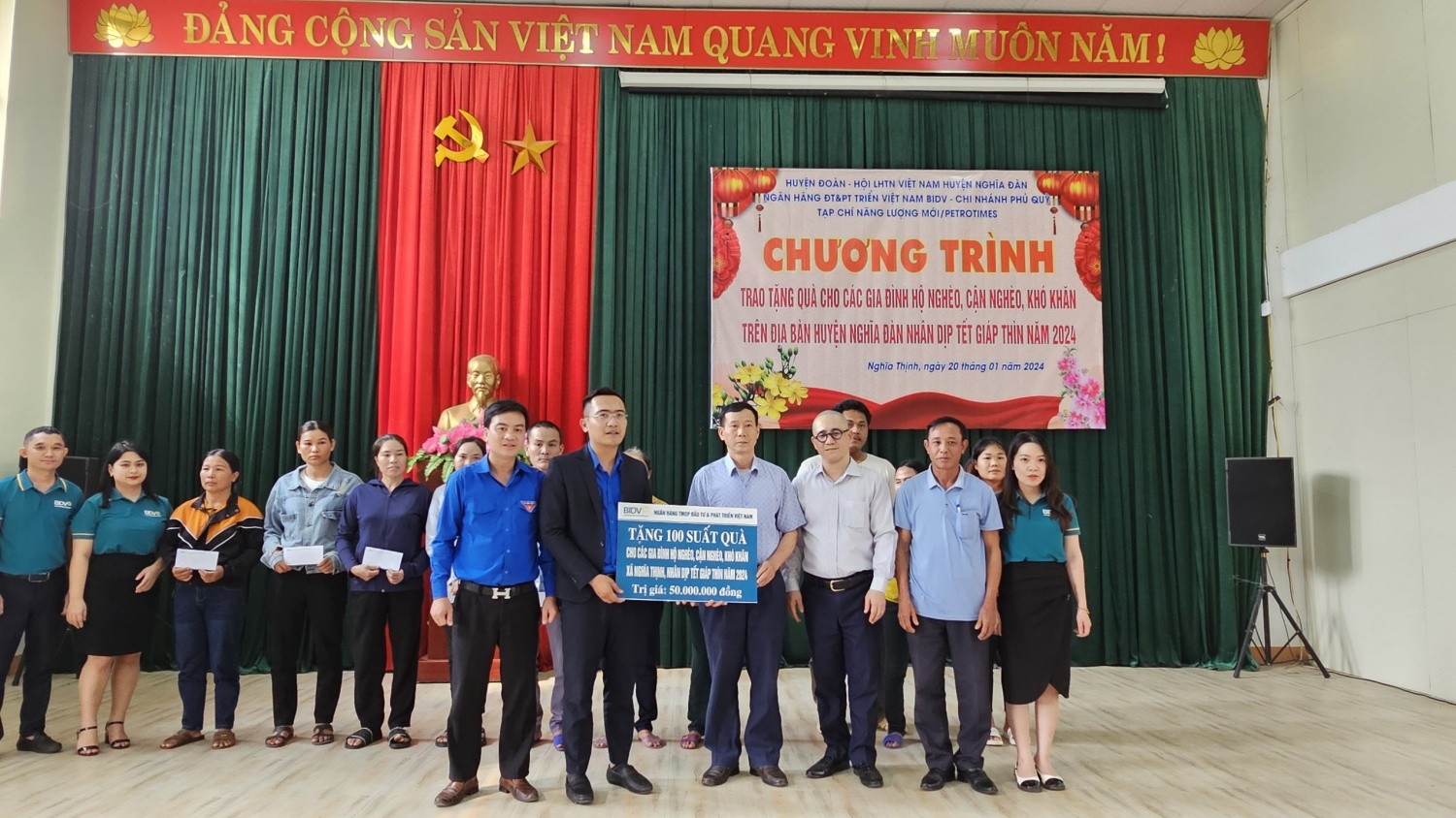 Nghệ An: BIDV đồng hành cùng bà con nghèo các xã thuộc huyện Nghĩa Đàn dịp Xuân Giáp Thìn 2024 Nghệ An: BIDV đồng hành cùng bà con nghèo các xã thuộc huyện Nghĩa Đàn dịp Xuân Giáp Thìn 2024