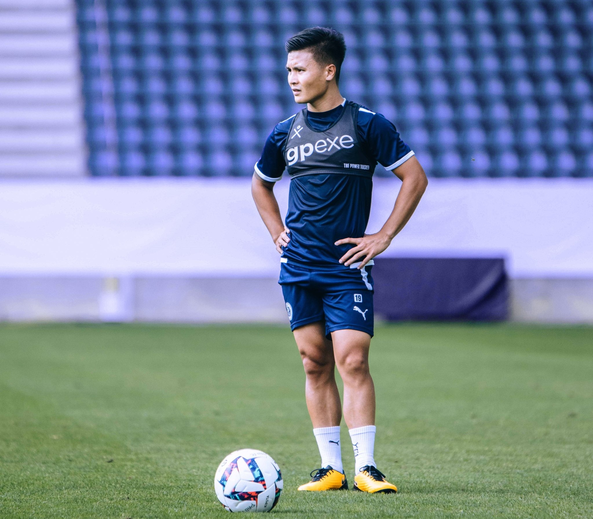 Quang Hải gặp HLV Troussier ở Pháp Quang Hải gặp HLV Troussier ở Pháp