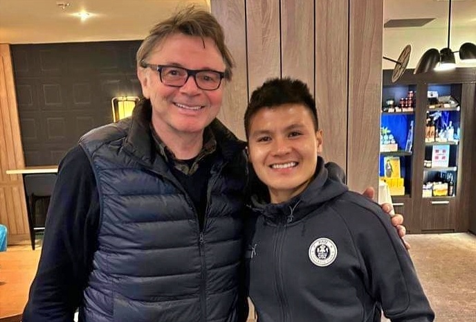 Quang Hải gặp HLV Troussier ở Pháp Quang Hải gặp HLV Troussier ở Pháp