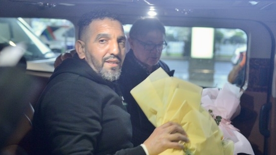 Cuộc làm việc đầu tiên của HLV Troussier và VFF lúc nào, trợ lý Moulay là ai?