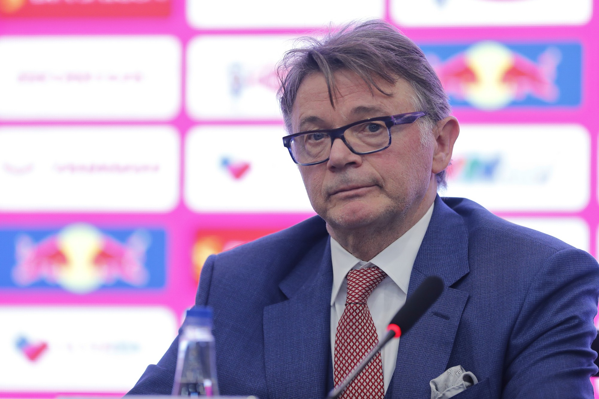 HLV Troussier tiết lộ tiêu chí chọn tuyển thủ Việt Nam, muốn giành HCV SEA Games 32
