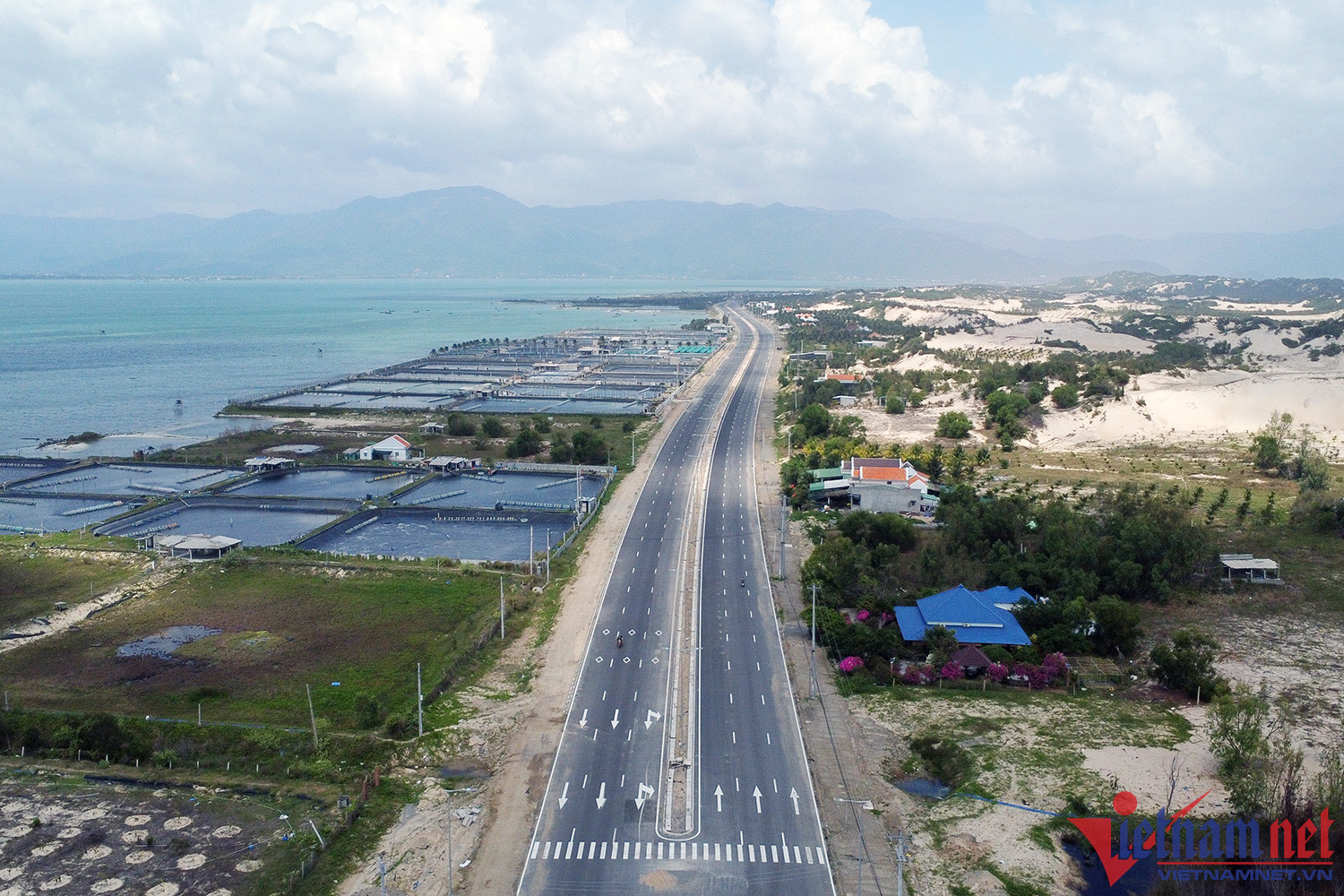 Xây dựng Khu kinh tế Vân Phong thành trung tâm du lịch, giải trí cao cấp Xây dựng Khu kinh tế Vân Phong thành trung tâm du lịch, giải trí cao cấp