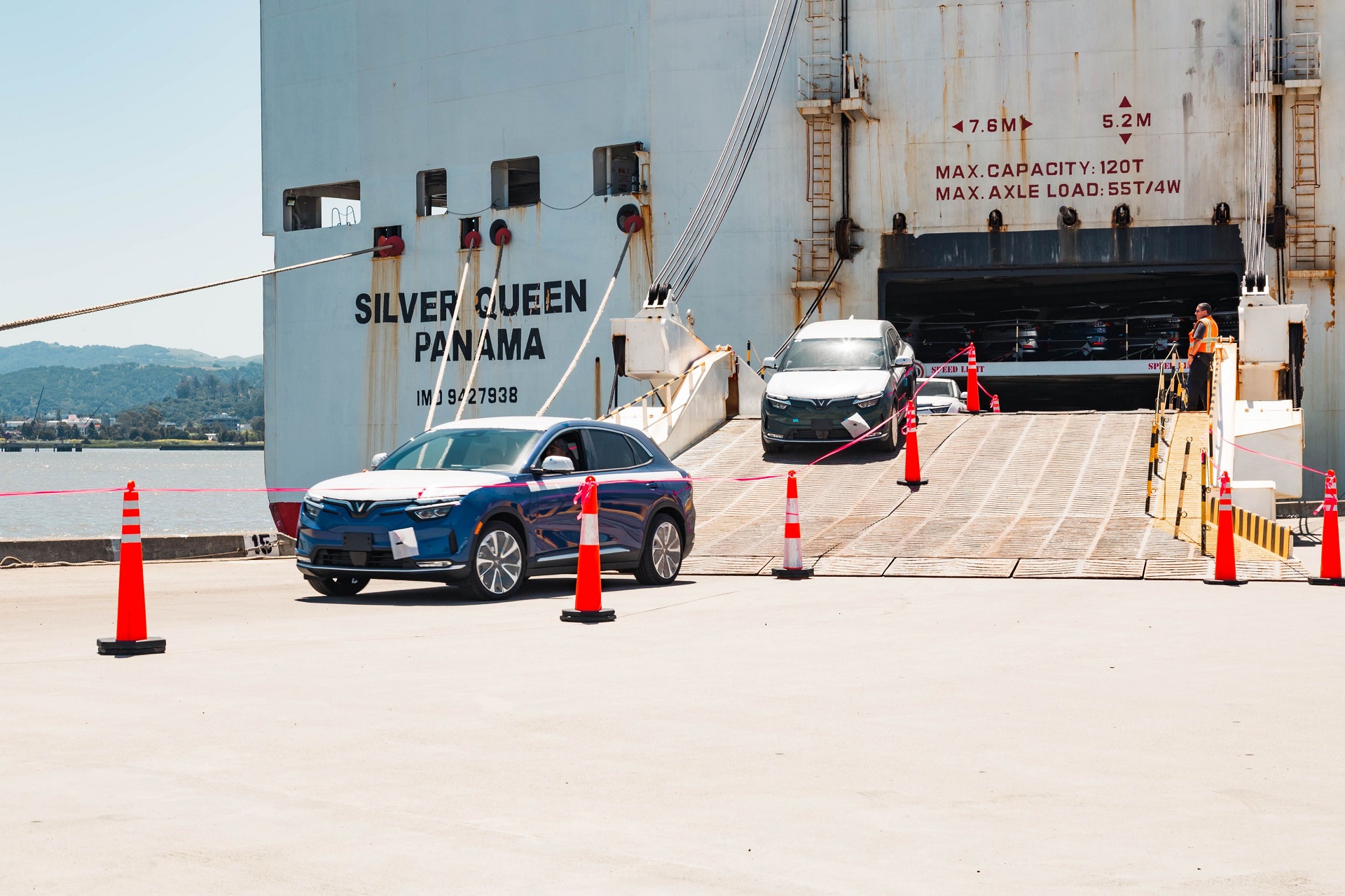 VinFast VF 8 cập cảng Mỹ - phạm vi lái đạt 264 dặm