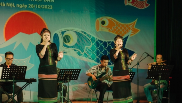 Dân ca nổi tiếng của Việt Nam được dịch sang tiếng Nhật