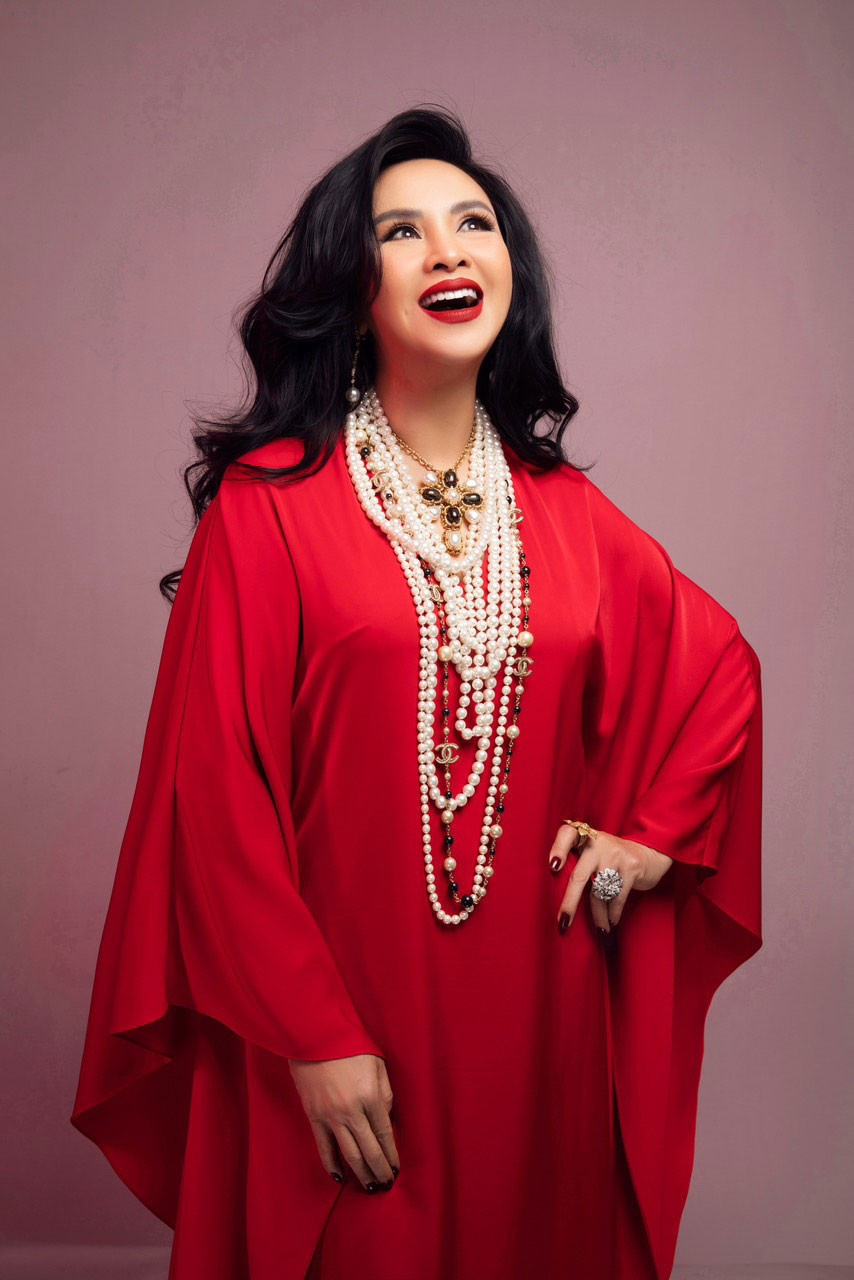 Chiếc dương cầm 7,5 tỷ xuất hiện trong đêm diễn của Trịnh Minh Hiền Chiếc dương cầm 7,5 tỷ xuất hiện trong đêm diễn của Trịnh Minh Hiền