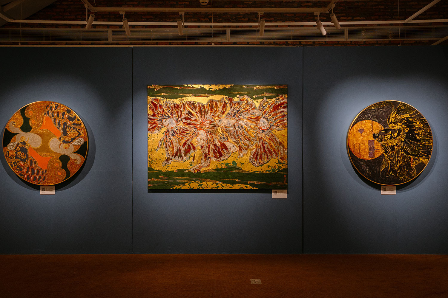 Ngắm tác phẩm trong 