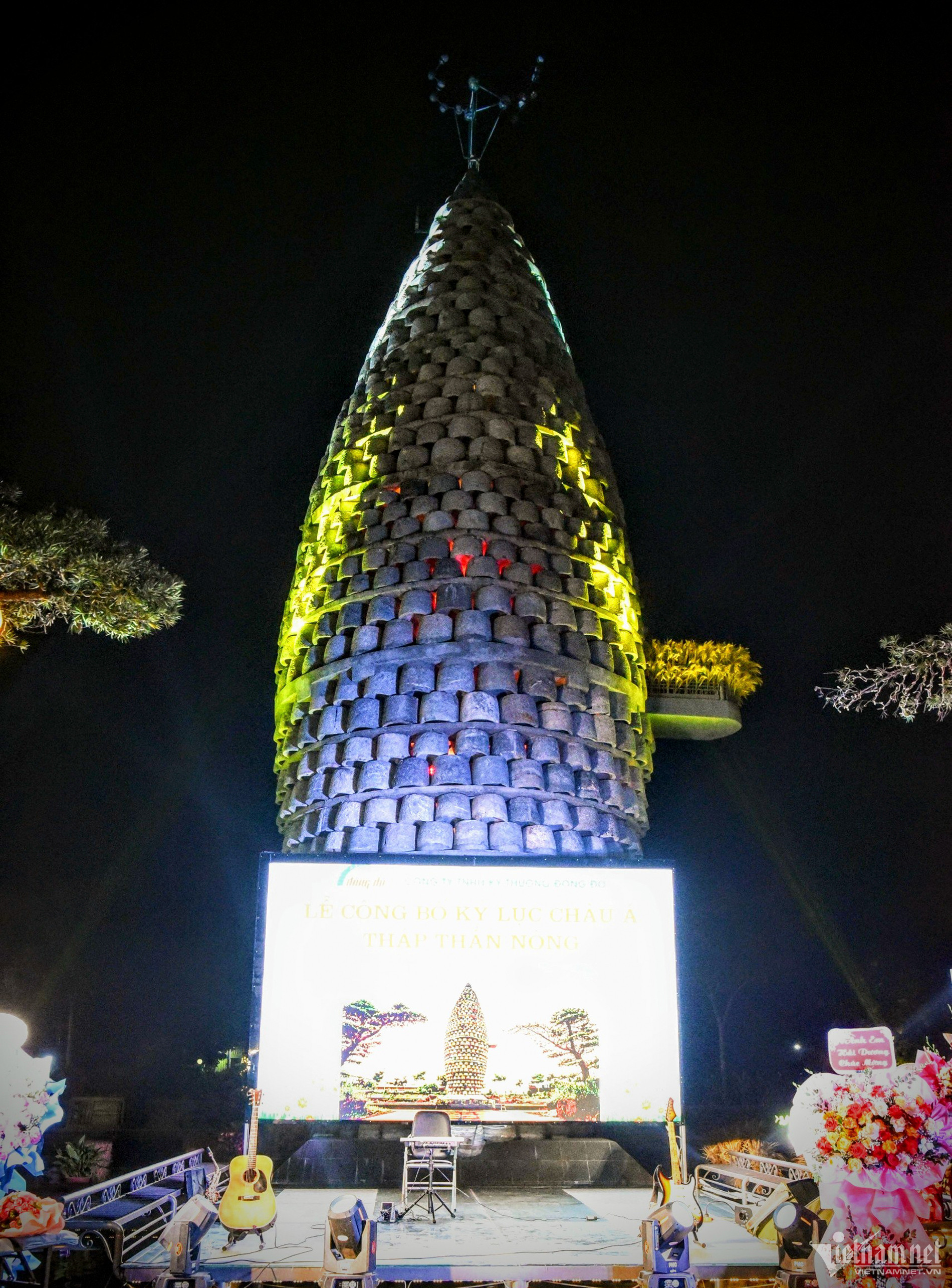 Tháp Thần Nông được ghép từ 1012 chiếc cối đá nhận Bằng kỷ lục Châu Á W-thuan-nong-1.jpg