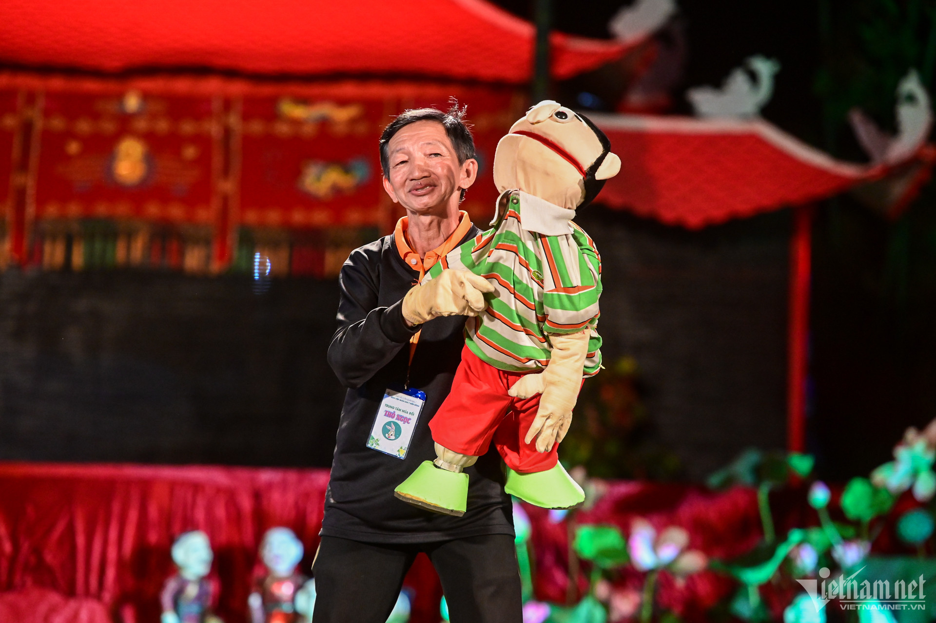 Lần hiếm hoi nhạc kèn, múa rối được diễu hành trên đường phố Lần hiếm hoi nhạc kèn, múa rối được diễu hành trên đường phố