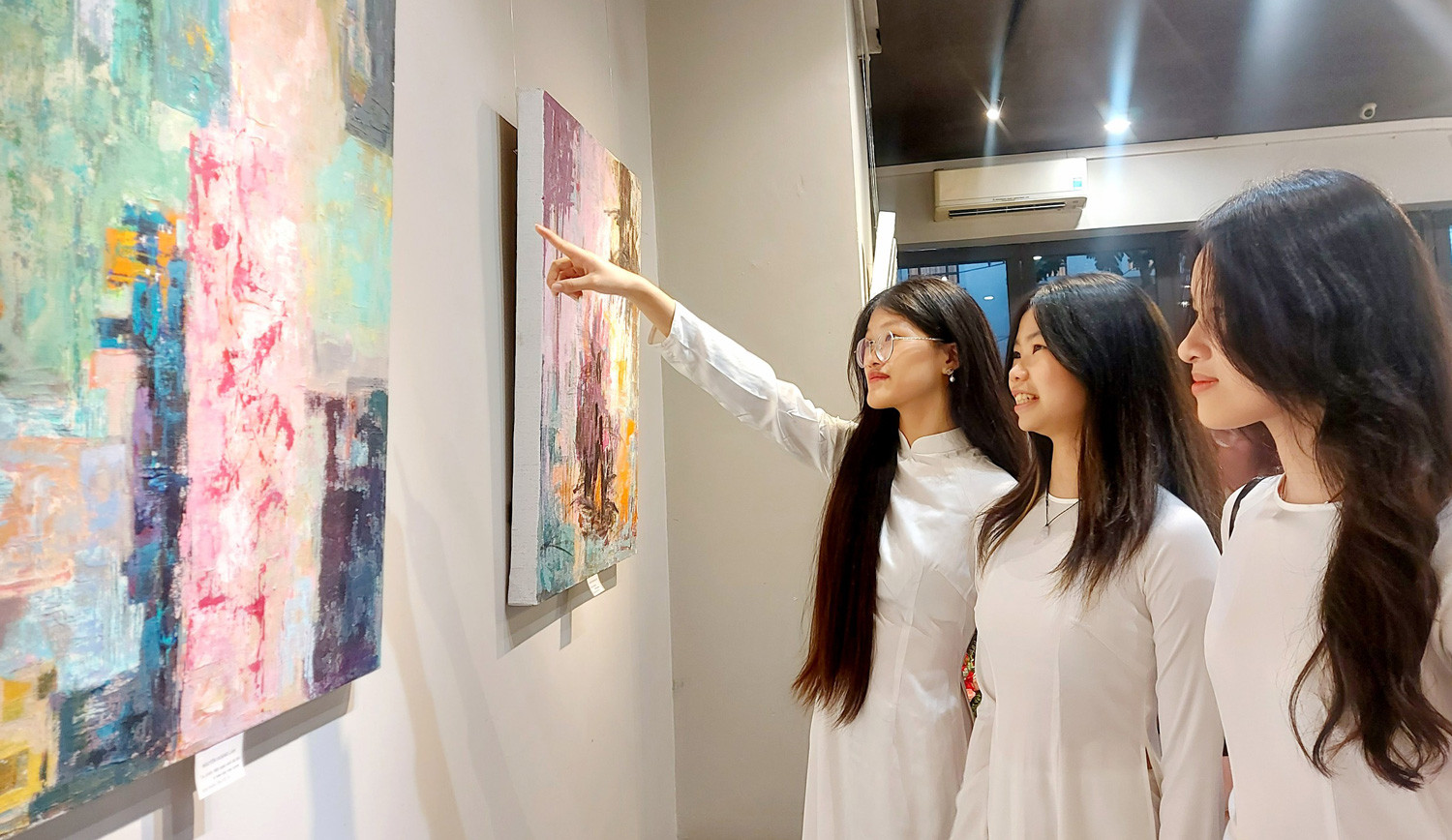 20 tác phẩm trừu tượng của hoạ sĩ Hoàng Lan anh1111.jpg