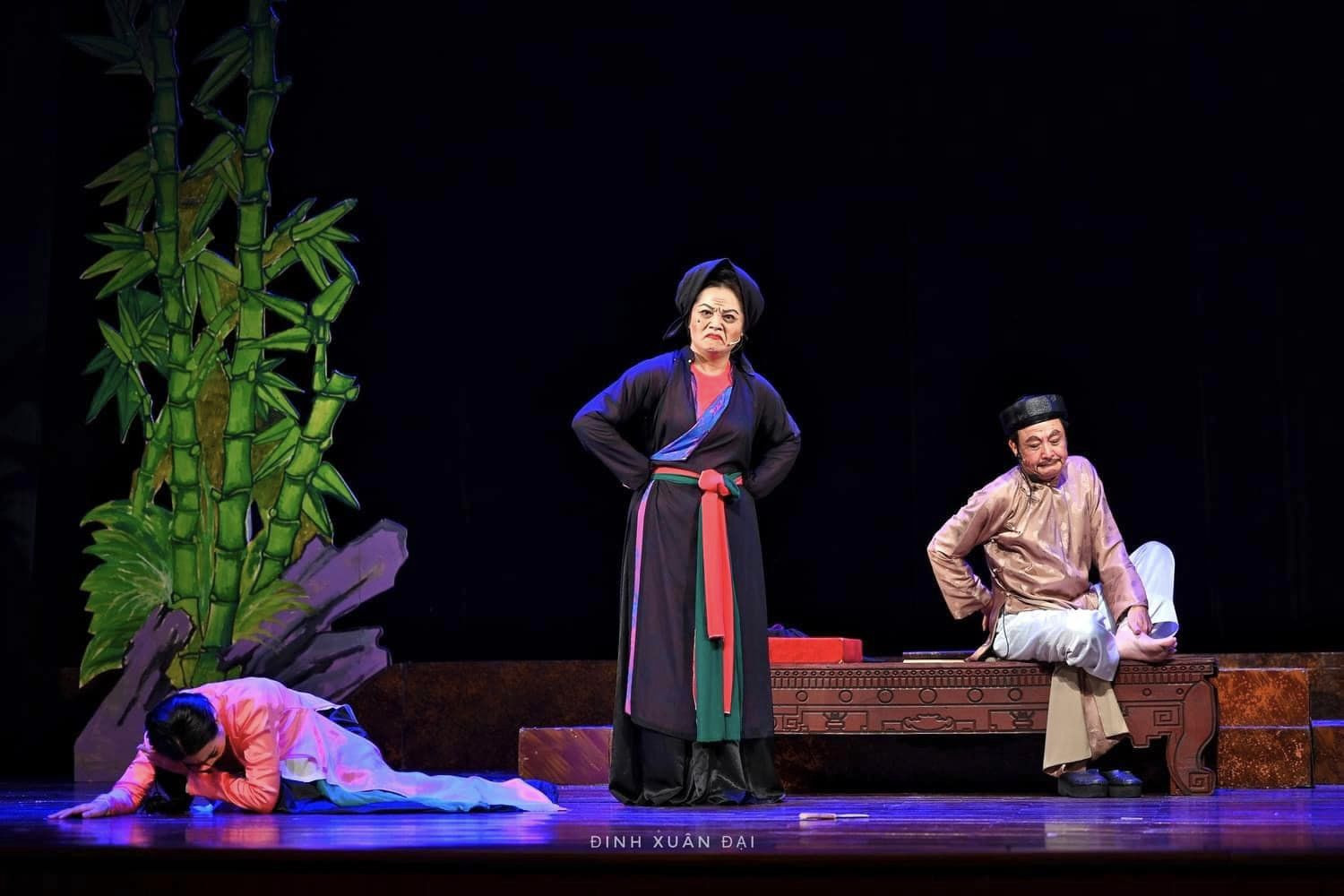 Giọng chèo chuyên vai phản diện được phong tặng Nghệ sĩ nhân dân là ai? 370607586 2011290165871975 6977511252099109129 n.jpeg