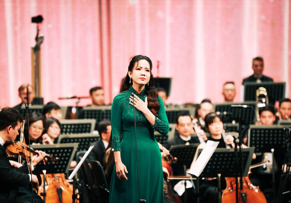 Giọng ca opera 8x hàng đầu vừa được phong NSƯT là ai? batch dd409210861 10159616003101787 4386143489147486430 n.jpg