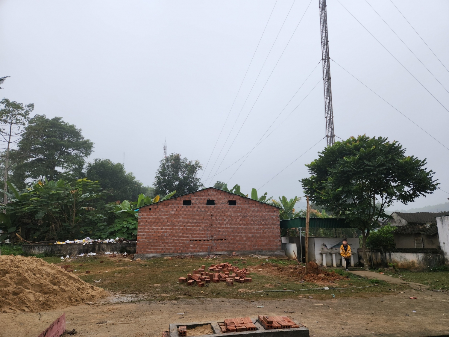 Tạp chí Năng lượng Mới cùng Ngân hàng BIDV “mang hơi ấm”  đến với đồng bào nghèo xã Thọ Sơn