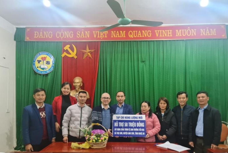 Tạp chí Năng lượng Mới cùng Ngân hàng BIDV “mang hơi ấm”  đến với đồng bào nghèo xã Thọ Sơn