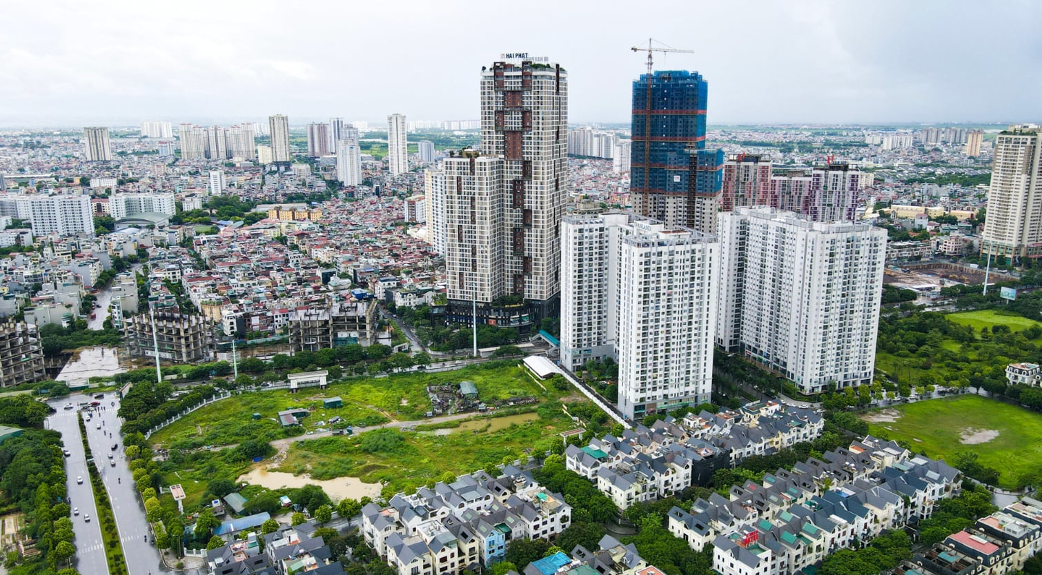 Cổ phiếu địa ốc bứt phá 2025, chọn mã nào đón lãi lớn trong 2026 Cổ phiếu địa ốc bứt phá 2025, chọn mã nào đón lãi lớn trong 2026