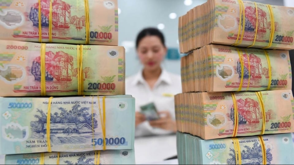 Cận Tết, ngân hàng dồn dập rao ban nợ xấu thu tiền tươi