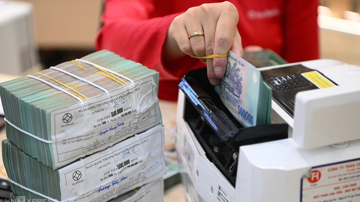 Cho vay bất động sản nhiều, ngân hàng rơi vào thế "kẹt" khi lãi suất tăng