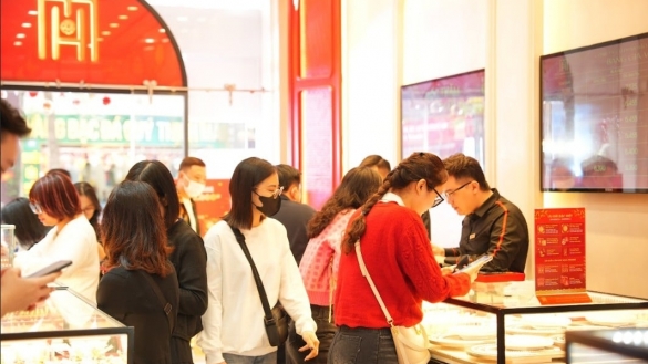 Giá vàng hôm nay 19/1: Vàng miếng SJC vọt lên 165 triệu/lượng