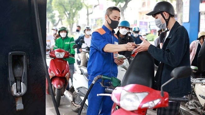 Giá xăng giảm, giá dầu tăng gần 500 đồng/lít từ 15h ngày 22/1