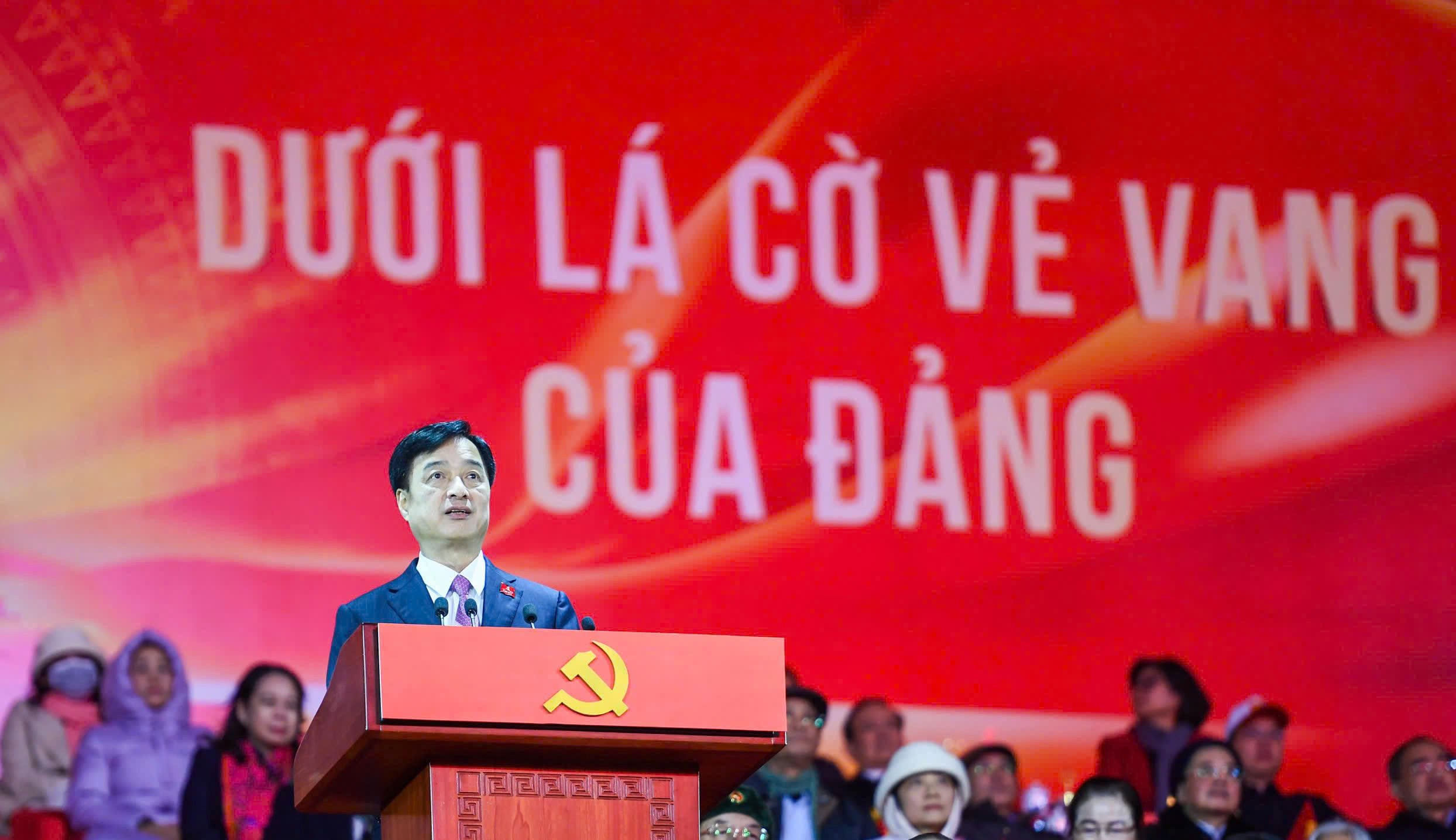 Tổng Bí thư Tô Lâm dự chương trình nghệ thuật đặc biệt chào mừng thành công Đại hội XIV của Đảng