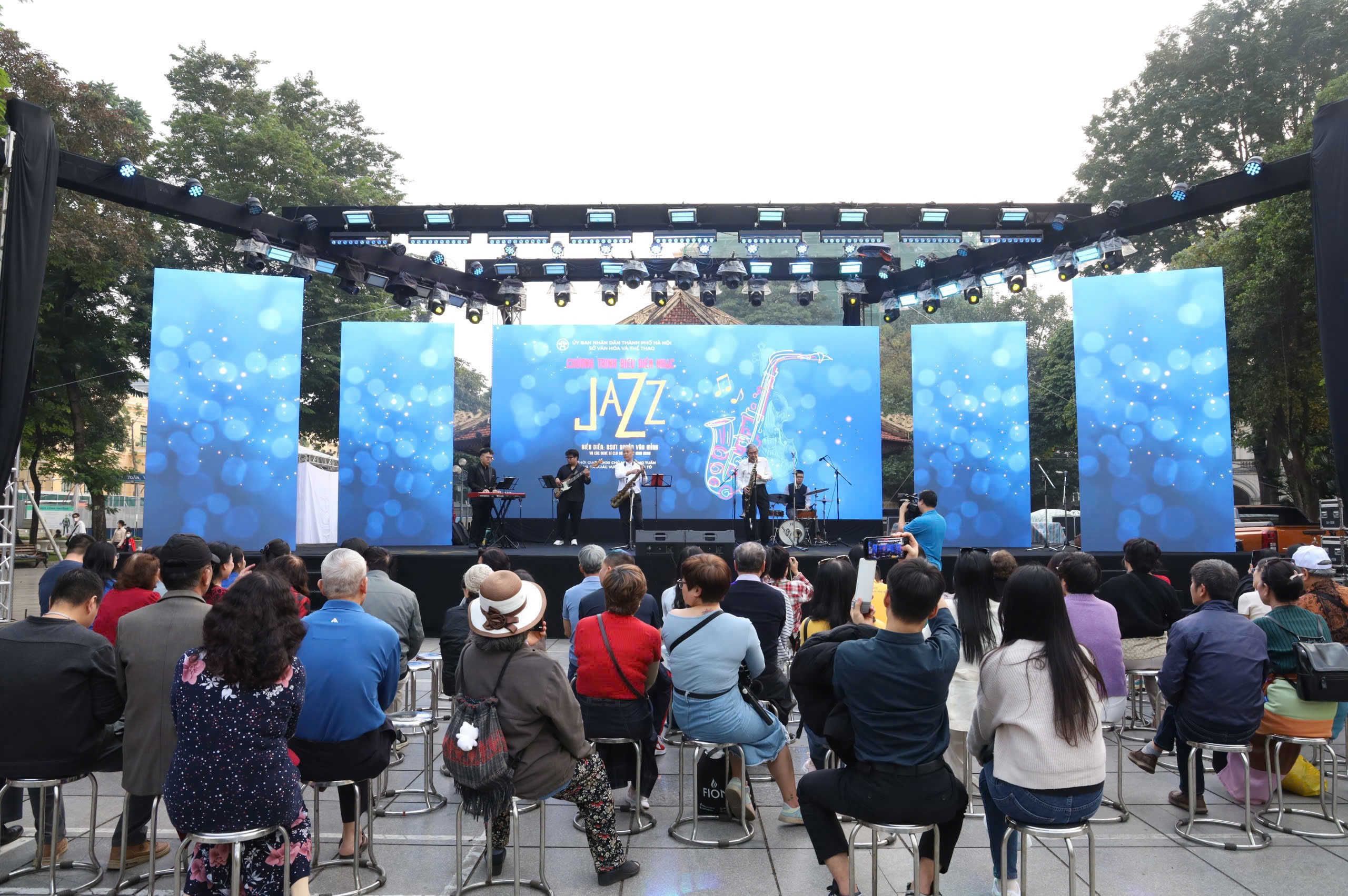 Âm nhạc cuối tuần tiếp tục đưa nghệ thuật đến gần công chúng