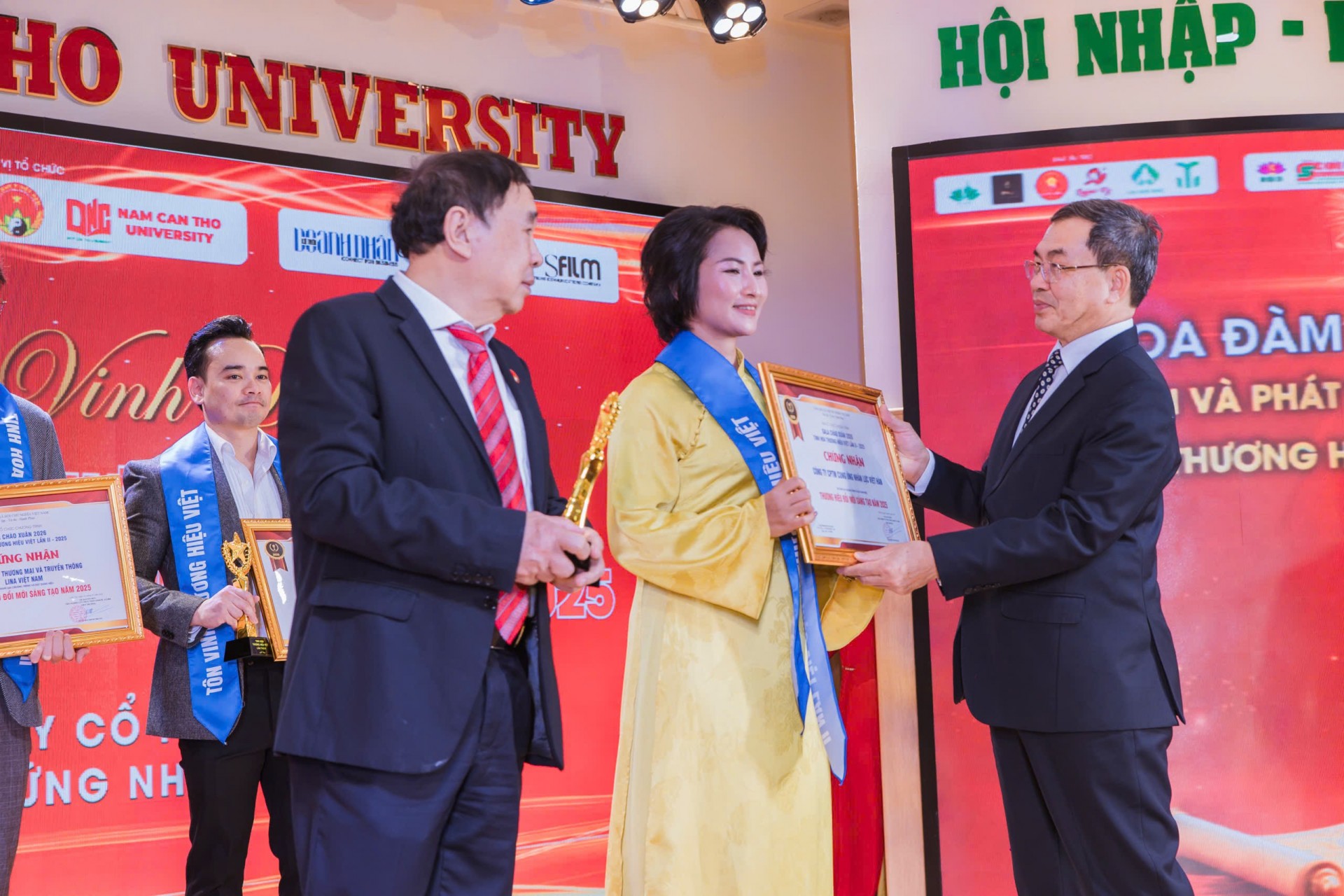 Gala Chào xuân 2026   “Tinh hoa Thương hiệu Việt” lần thứ II: Diễn đàn kết nối tri thức và tôn vinh thương hiệu Việt