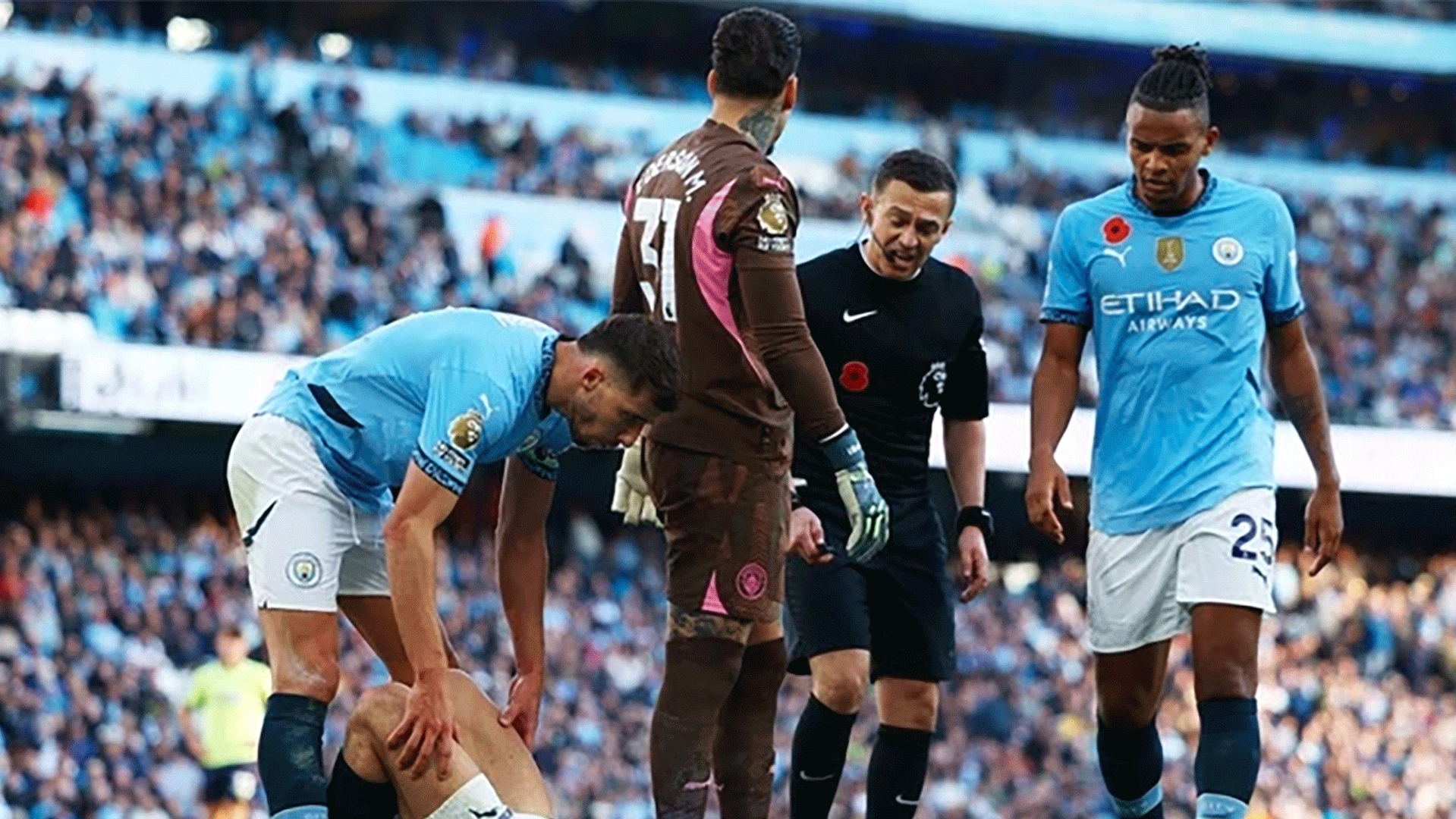 Manchester City và nỗi lo nơi hàng thủ