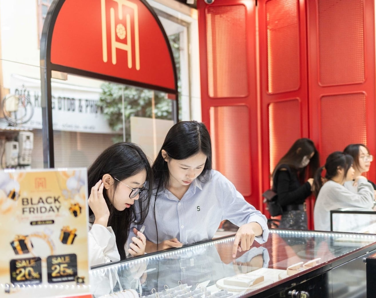 Giá vàng hôm nay 30/1: Vàng miếng SJC ‘bốc hơi’ hơn 11 triệu/lượng sau một đêm