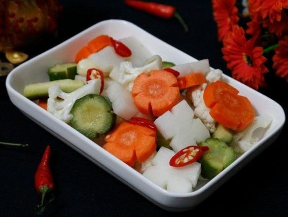 Ăn rau củ muối chua sai cách gây hại sức khoẻ thế nào?