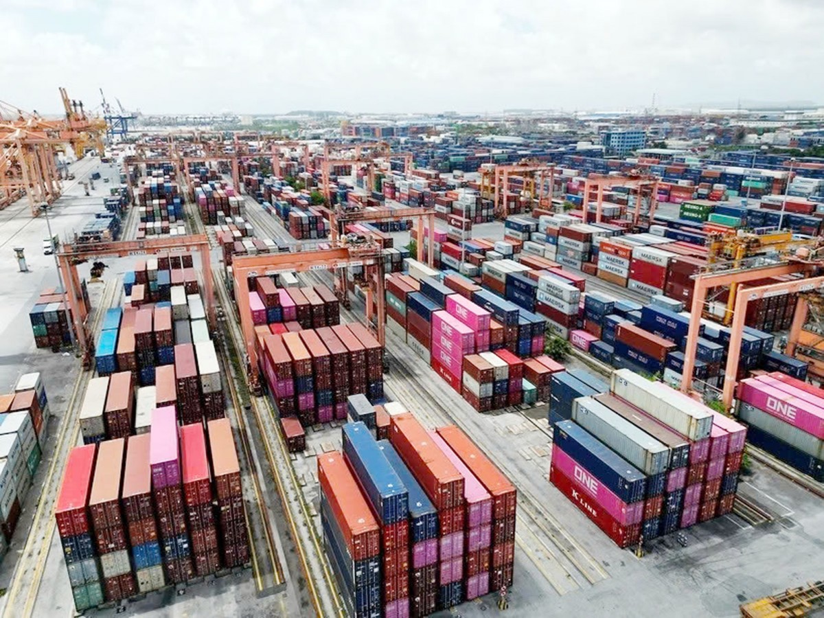 “Xanh hóa” logistics để doanh nghiệp lớn mạnh “Xanh hóa” logistics để doanh nghiệp lớn mạnh