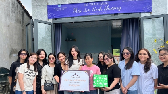 Hoa hậu Thùy Tiên truyền cảm hứng làm thiện nguyện