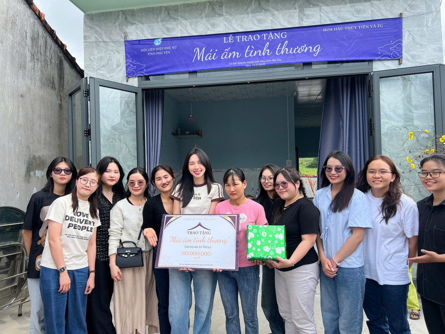 Hoa hậu Thùy Tiên truyền cảm hứng làm thiện nguyện