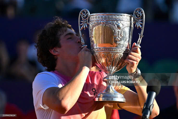 ATP 250: Hai tay vợt trẻ làm nên lịch sử :Fonseca có chức vô địch đáng nhớ ở tuổi 18