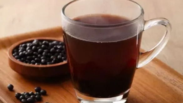 Lợi ích của việc thường xuyên uống nước đậu đen rang