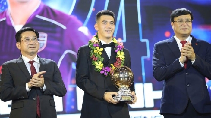 Nguyễn Tiến Linh giành danh hiệu Quả bóng Vàng Việt Nam 2024