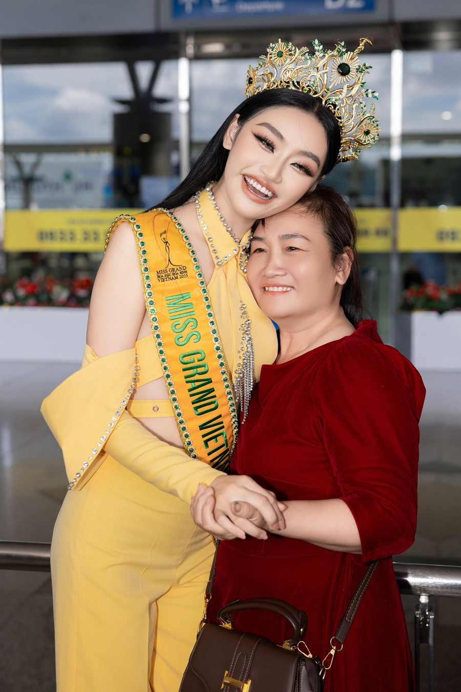 Hoa hậu Yến Nhi làm điều đặc biệt cho gia đình dịp cuối năm