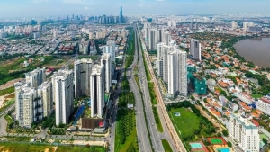 Lãi suất vay mua nhà tăng vọt, khách vay thêm nặng gánh