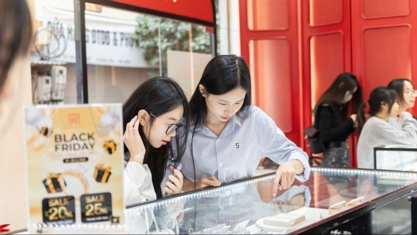 Giá vàng hôm nay 24/2: Sát mốc 185 triệu đồng/lượng