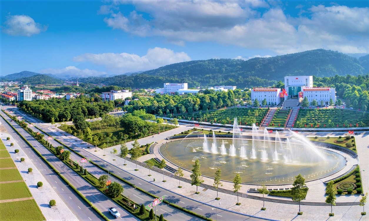 Lào Cai phấn đấu đứng trong TOP 10 tỉnh thành của cả nước Lào Cai phấn đấu đứng trong TOP 10 tỉnh thành của cả nước