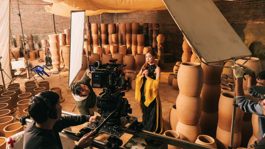 Phát triển công nghiệp văn hóa nhìn từ 'MV triệu view Bắc Bling' Phát triển công nghiệp văn hóa nhìn từ 'MV triệu view Bắc Bling'