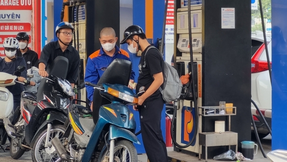 Giá xăng giảm xuống dưới 20.000 đồng/lít từ chiều 6/3