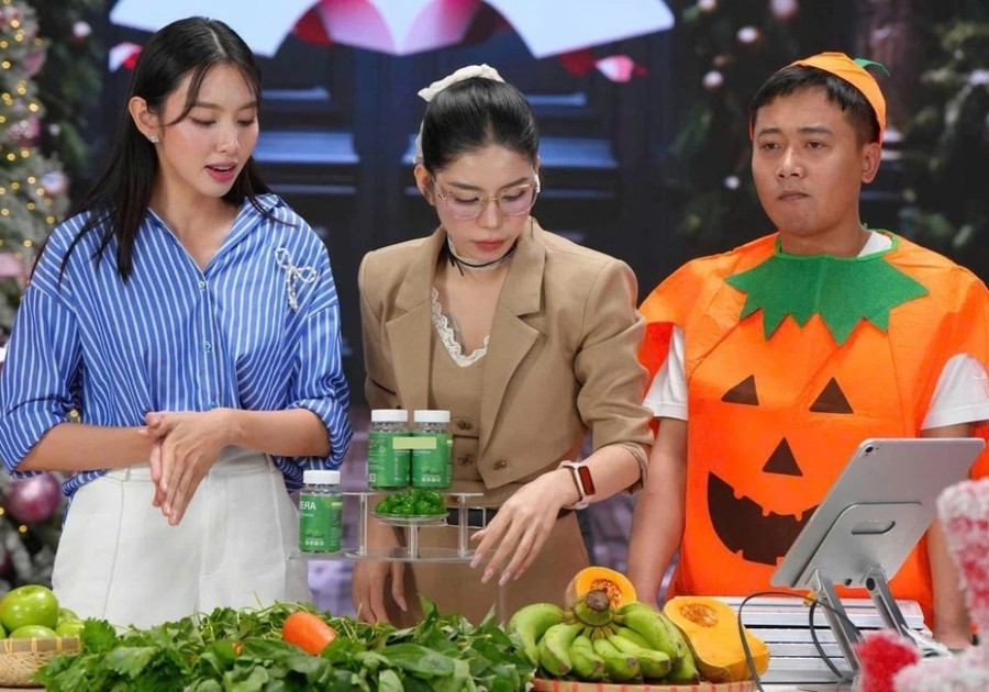 Hoa hậu Thùy Tiên nhận sai và xin đền bù vụ kẹo rau củ Kera Hoa hậu Thùy Tiên nhận sai và xin đền bù vụ kẹo rau củ Kera