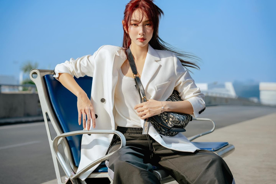 Hoa hậu Thùy Tiên nhận sai và xin đền bù vụ kẹo rau củ Kera Hoa hậu Thùy Tiên nhận sai và xin đền bù vụ kẹo rau củ Kera