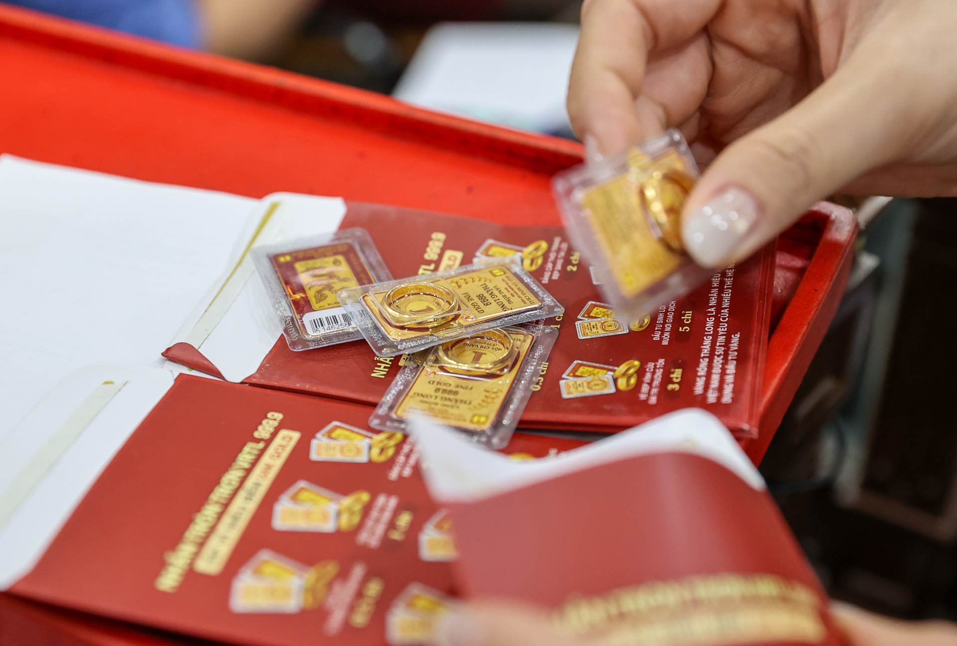 Giá vàng liên tục phá đỉnh lịch sử: Đầu cơ mắc kẹt trong vòng lặp rủi ro? Giá vàng liên tục phá đỉnh lịch sử: Đầu cơ mắc kẹt trong vòng lặp rủi ro?